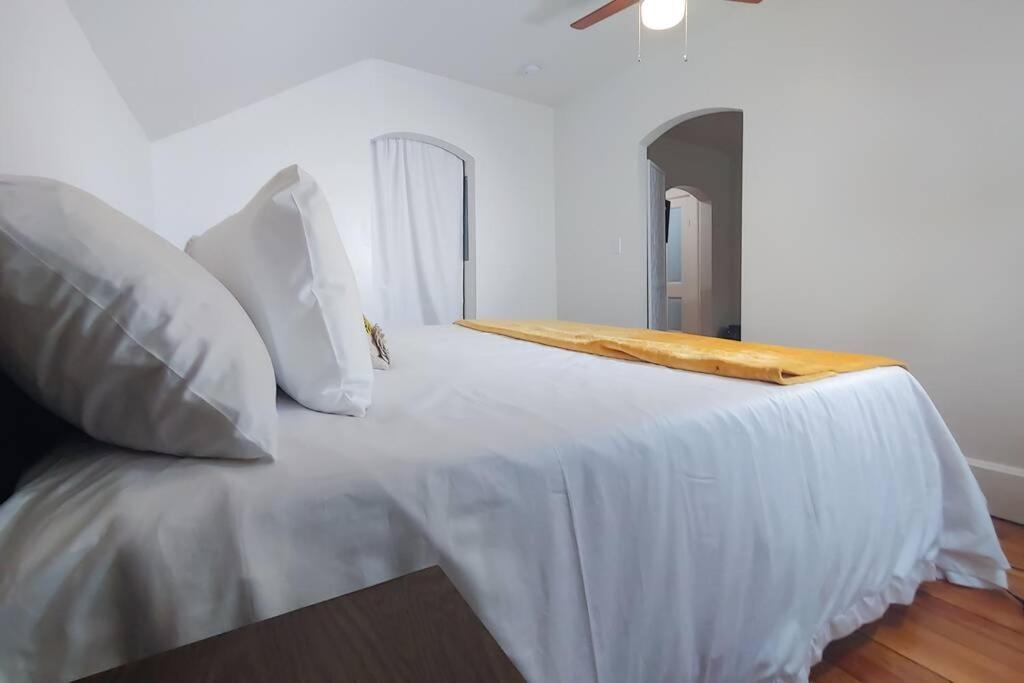 Historic W/Deck, King Bed & Air By Lake Michigan มานิสที ภายนอก รูปภาพ
